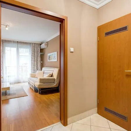 Viola - Newly Furnished With Free Garage!