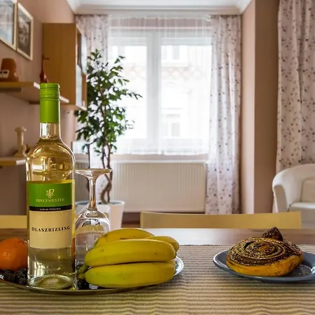 Apartment Viola - Newly Furnished With Free Garage!
