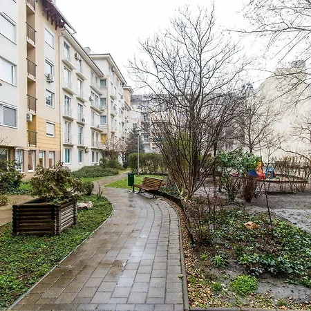 Viola - Newly Furnished With Free Garage! * Budapest