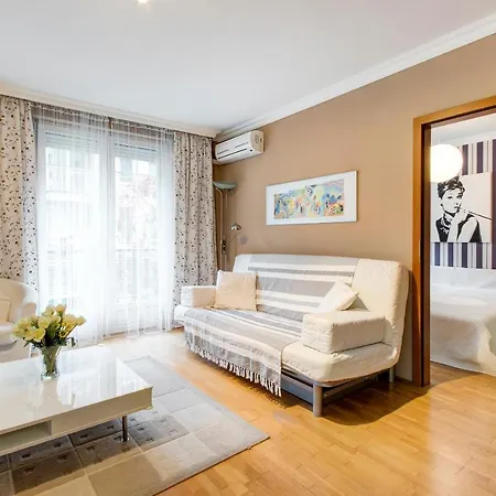Viola - Newly Furnished With Free Garage! Appartement *